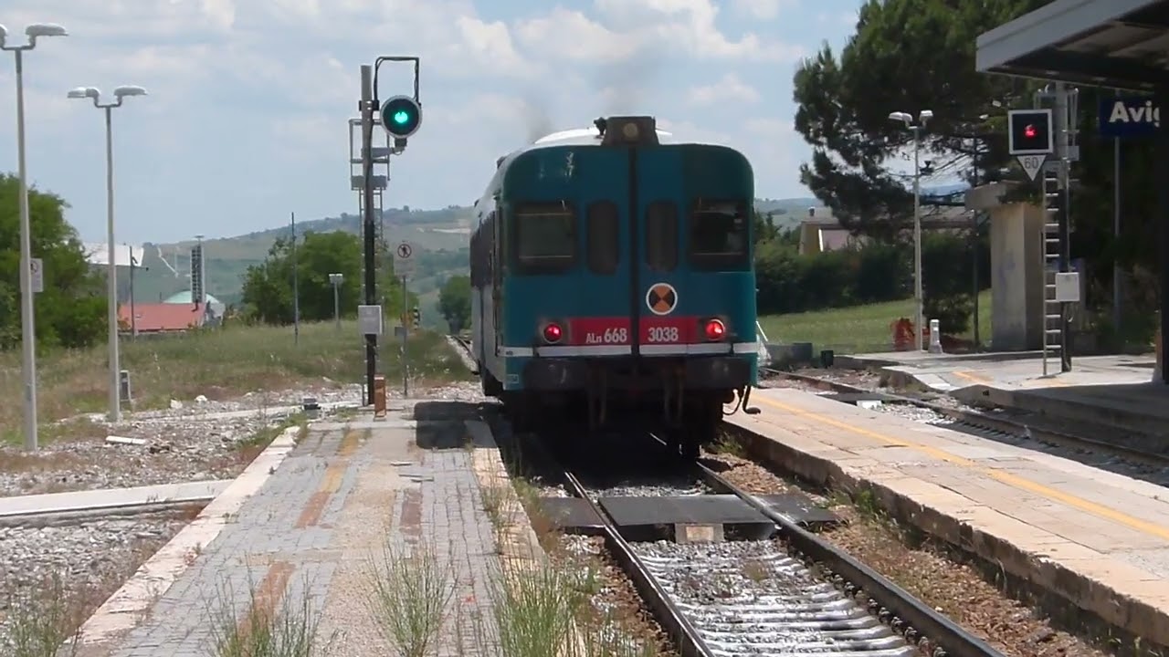 ALn 668 3038 in partenza da Avigliano Lucania