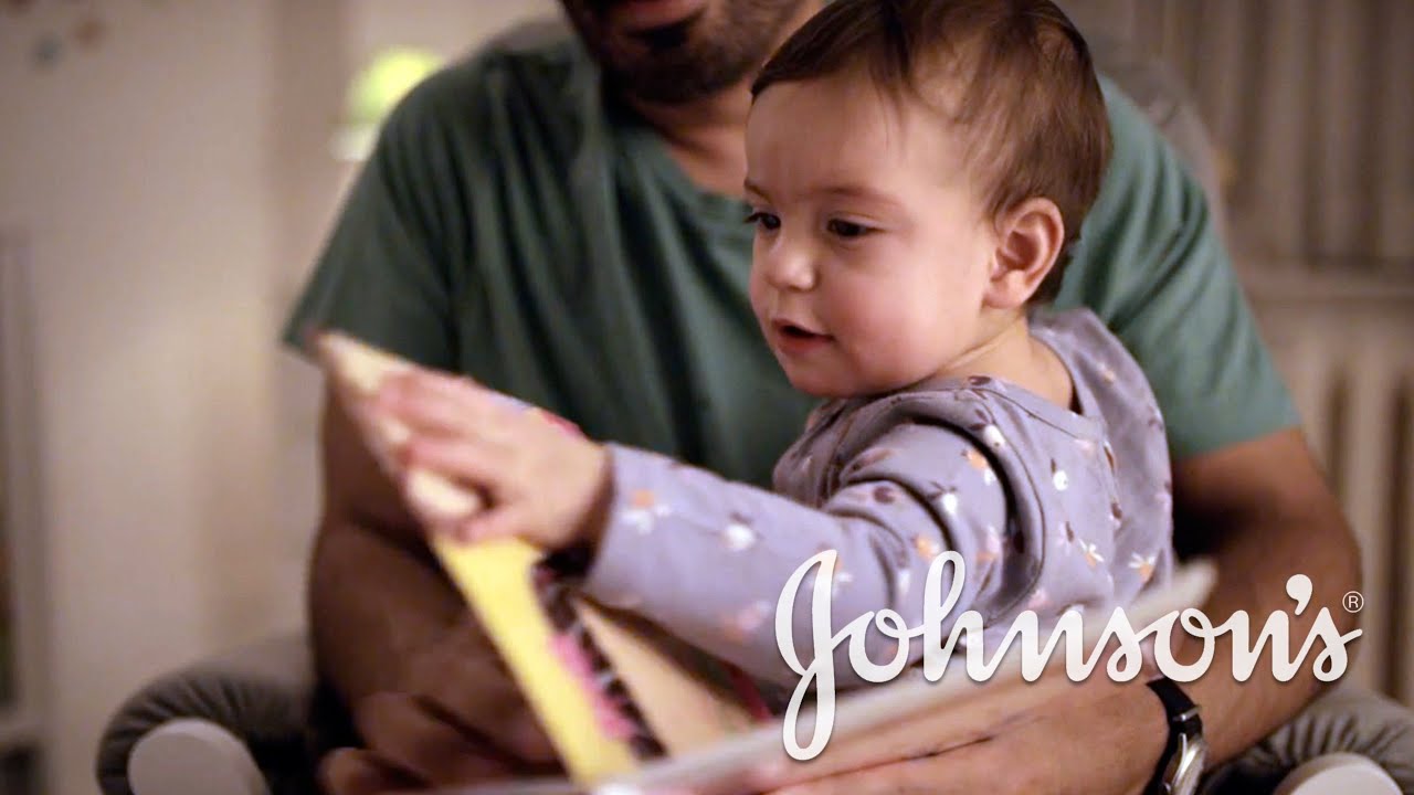 A Quiet Activity for Baby Bedtime with Louis and Tilly | JOHNSON’S®