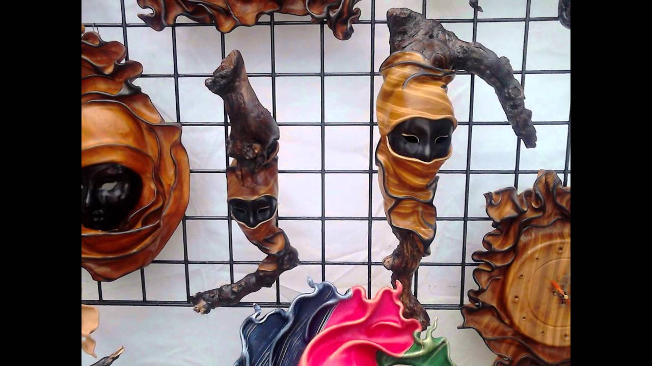 Máscaras de cuero artesanales, desde Lanzarote.
