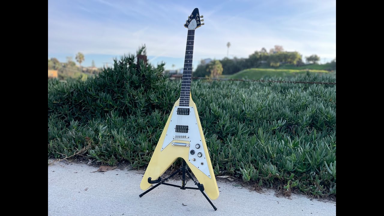 1991 Gibson Flying V ’67 Early Reissue Alpine White straight into Vox AC10C1 Sound Check