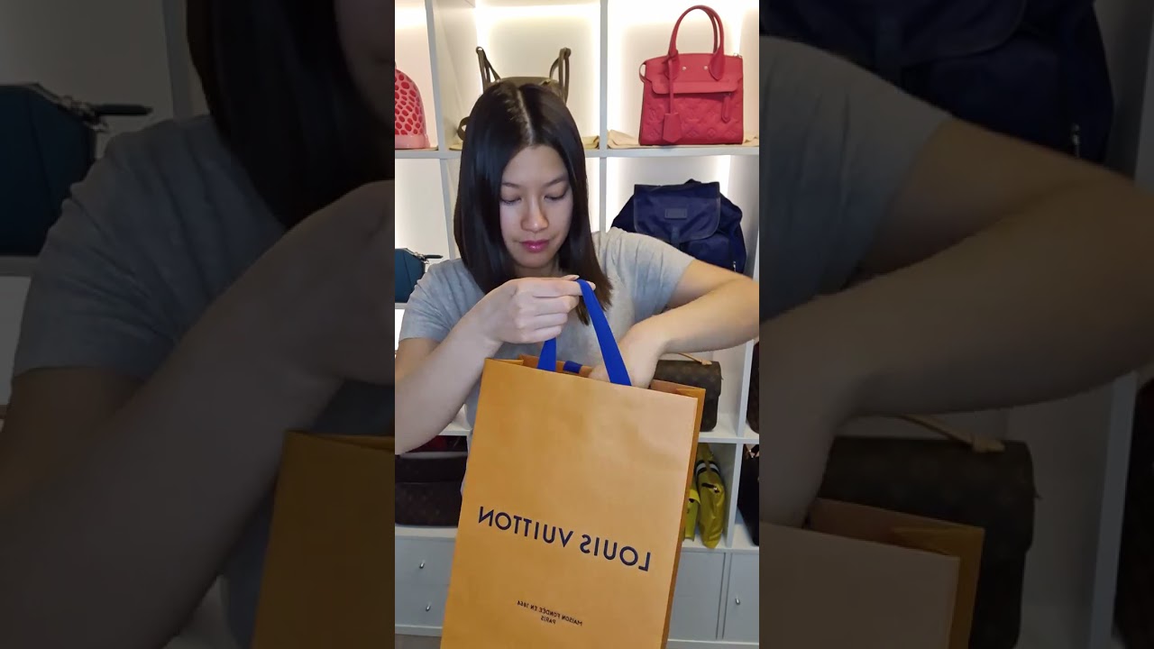 Louis Vuitton bandouliere