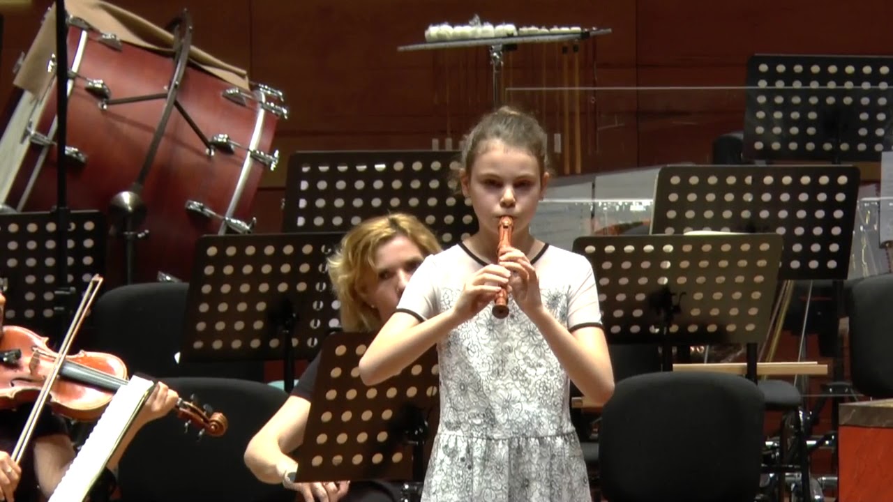 John Baston: Concerto for recorder  No. 2 in C major - Flóra Bagi