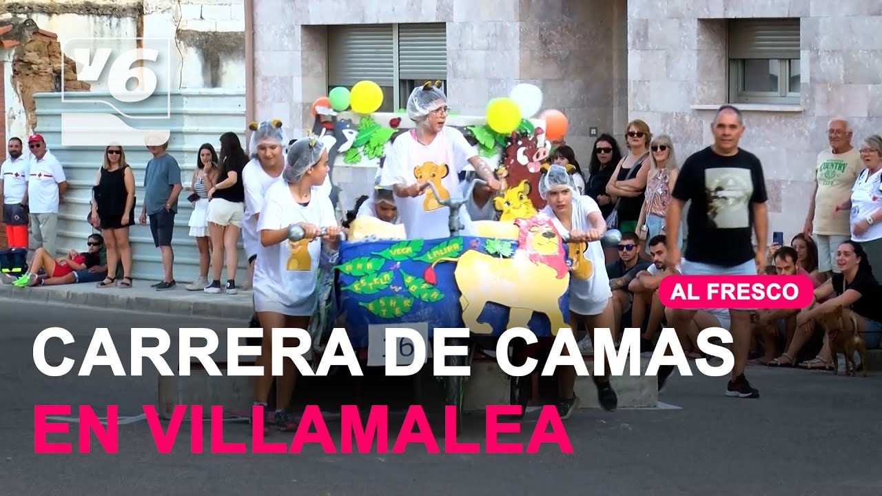 Divertida carrera de camas en Villamalea