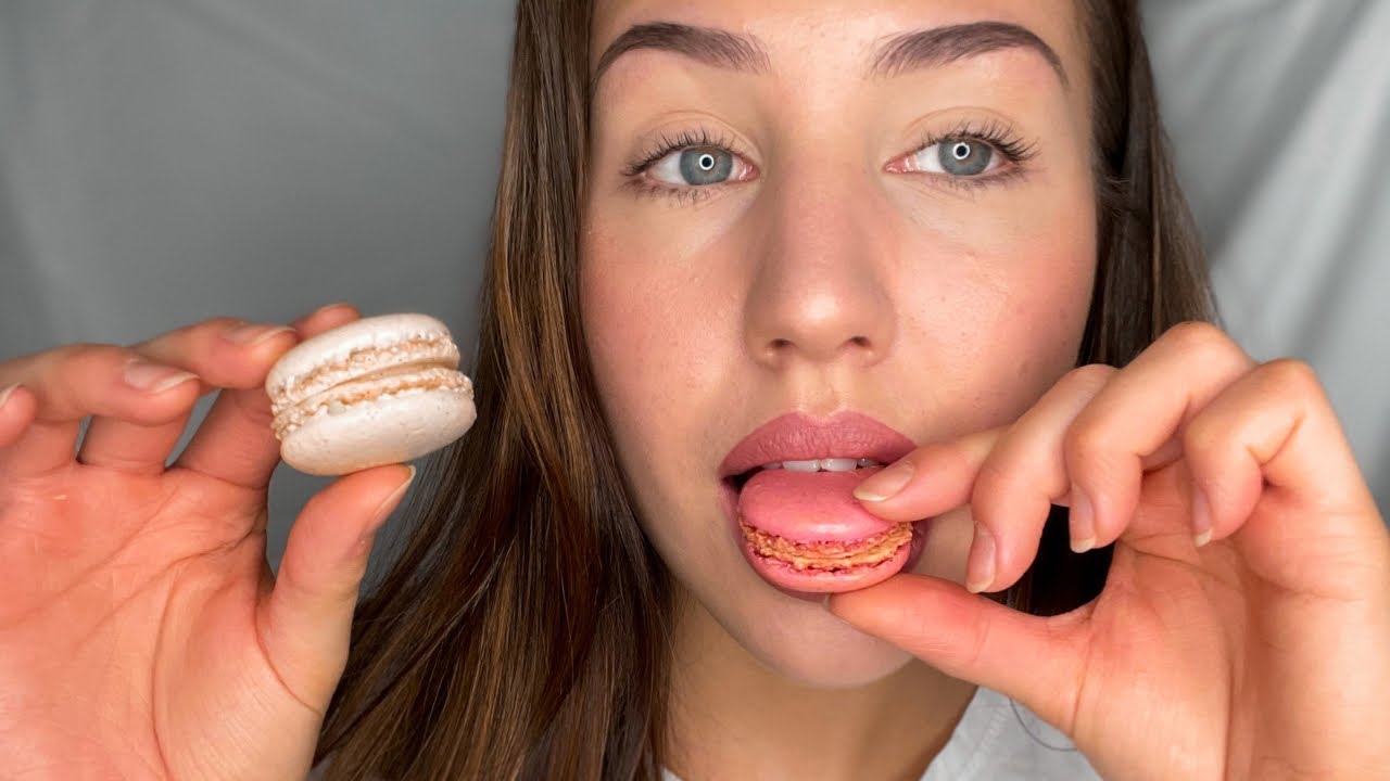 ASMR SUOMI - MUKBANG: syödään macaronsseja 😋💕 (eating, chewing & mouth sounds)