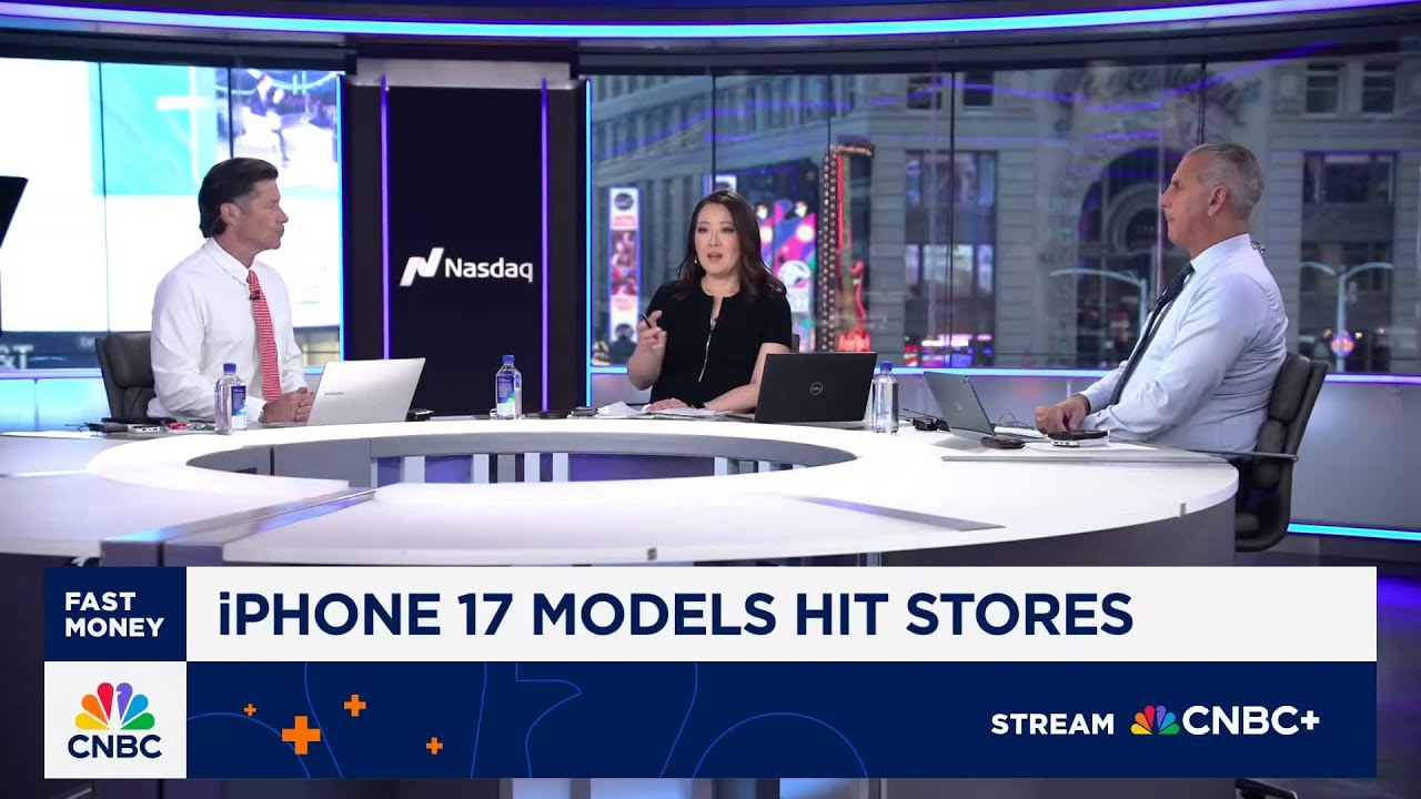 'Fast Money' traders break down what Apple's iPhone 17 means for the stock