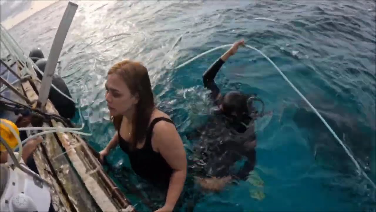 Boracay Day 2 || Island Hopping || Helmet Dive || Part 2