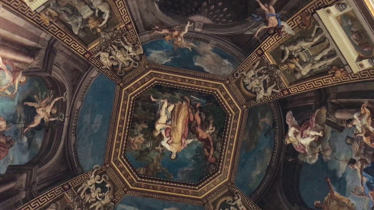 Ceiling and walls in the Pio Clementino Museum. Vatican/Потолок и стены в музее Пио-Клементино.