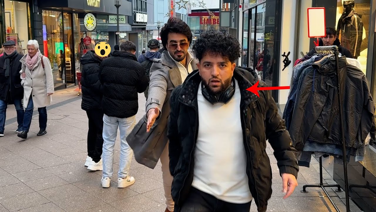 اجمل حقیقی در بازار با ای قسم یک دوکاندار بی حوصله روبرو شد💔😳😠