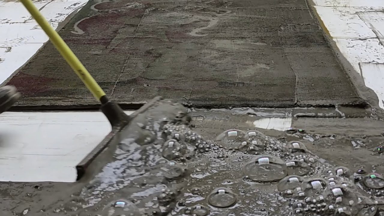 The most beautiful and dirtiest rug I've ever seen. Amazingly satisfying ASMR