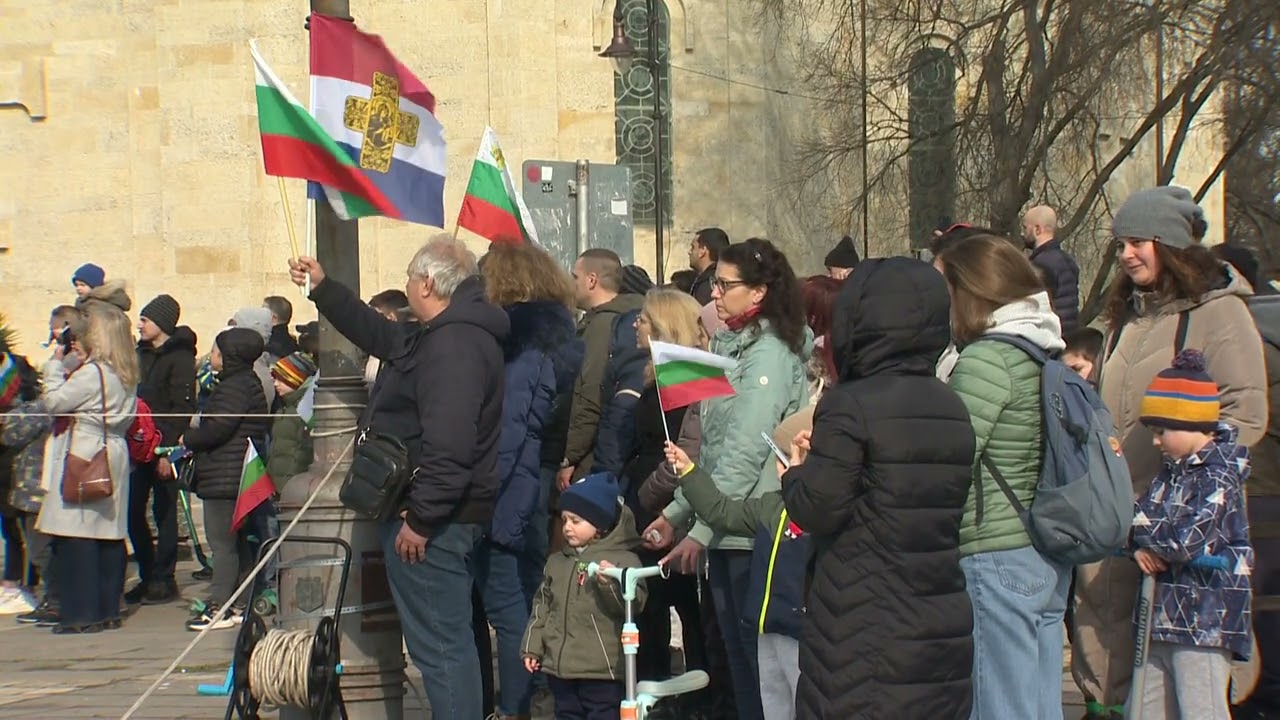 3-ТИ МАРТ - АТМОСФЕРА ОТ ПРАЗНИЧНИЯ ДЕН ВЪВ ВАРНА