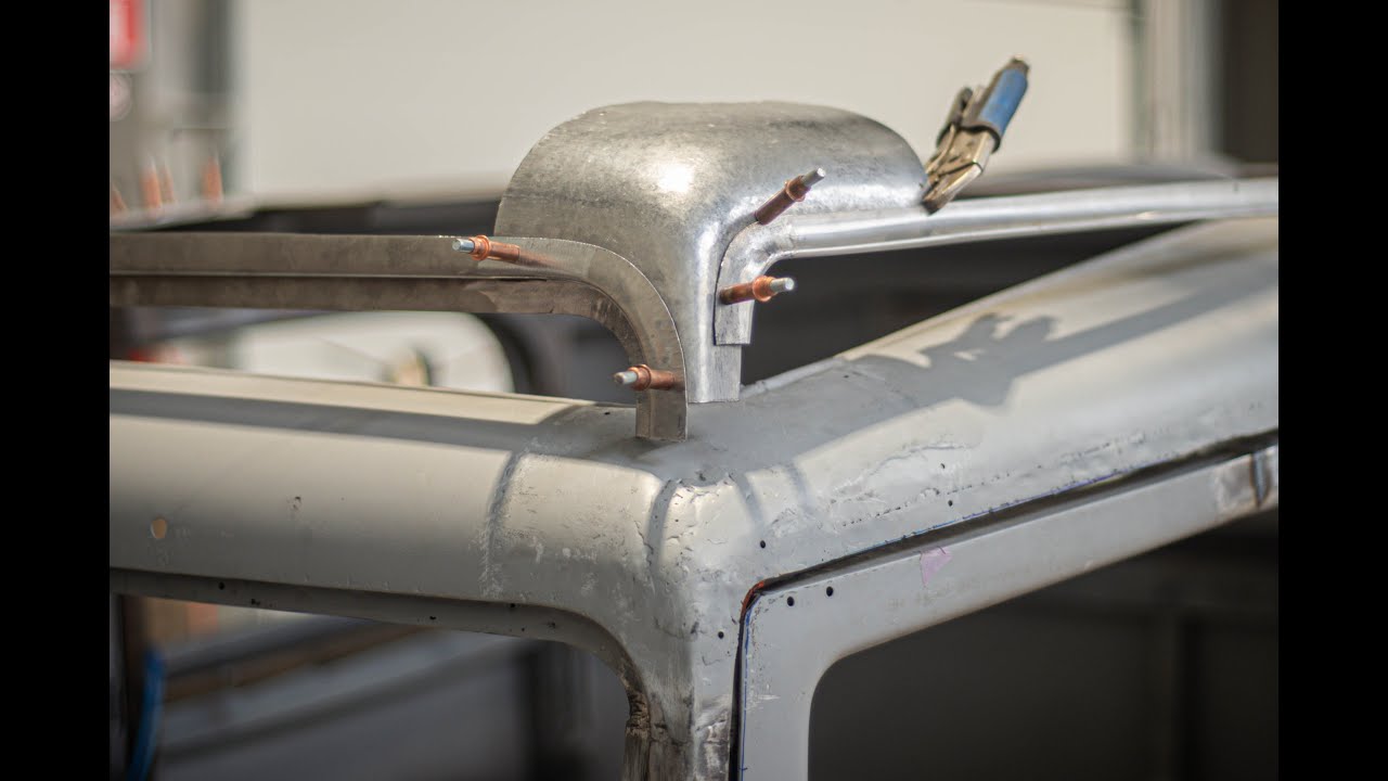 Ford 32: front upper corner repair