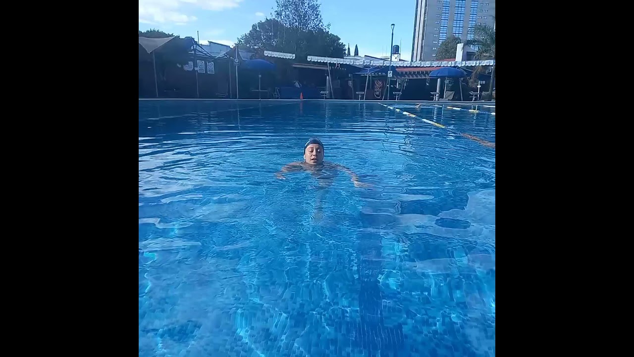 Empezar a nadar f&aacute;cil y sencillo ❤. Nado del perrito 🐕 🏊