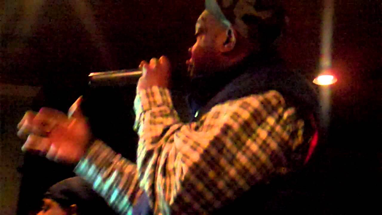 LIVE @