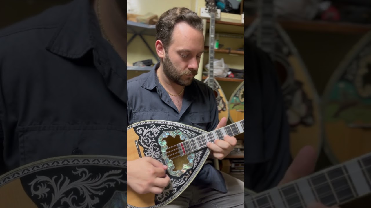 Konstantinos Revelas plays a taximi with tetrachordo bouzouki made by Charalampos Kioulos #bouzouki