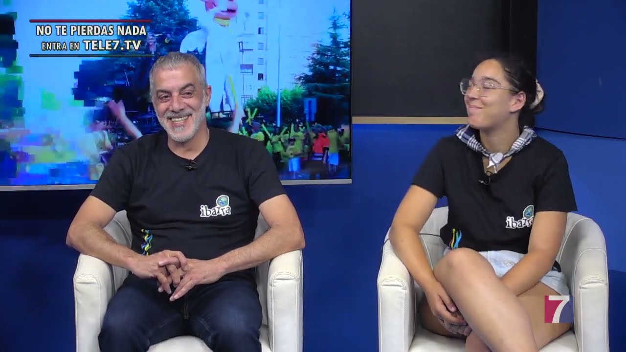 Miembros de Ibarrakaldu Elkartea visitan plat&oacute; para hablar de las actividades festivas que organizan