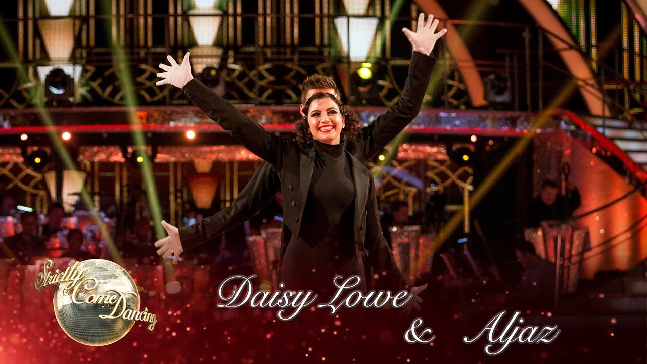 Daisy Lowe and Aljaz Skorjanec Charleston to 'Happy Feet' - Strictly 2016: Week 5