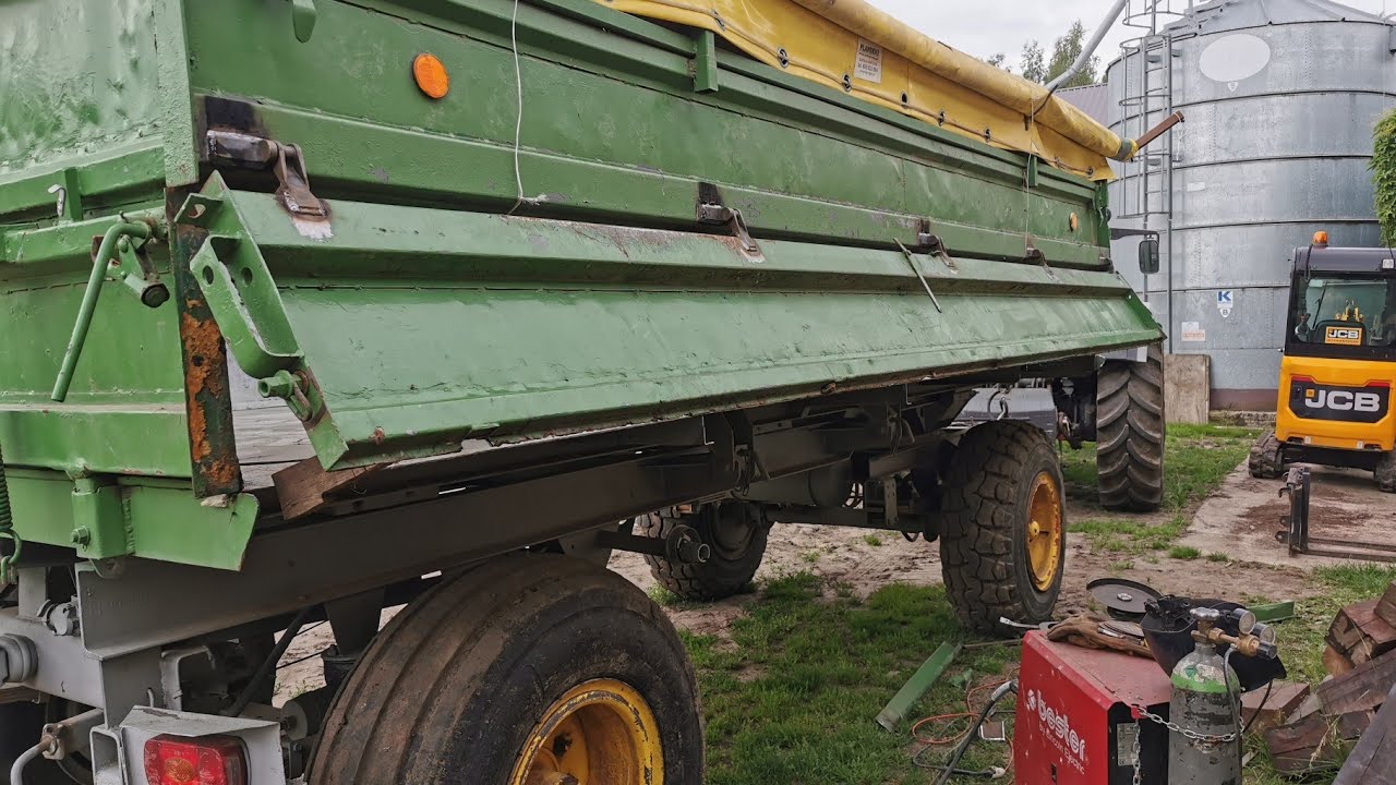 Burta uchylna dołem w hl 8011. Dzień 1. Wspawanie zawiasów między burtowych. Problem z szczelnością