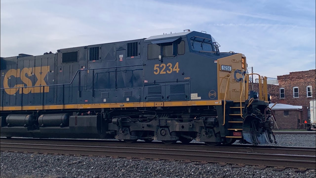 CSX X368-20 with 5234 Leading