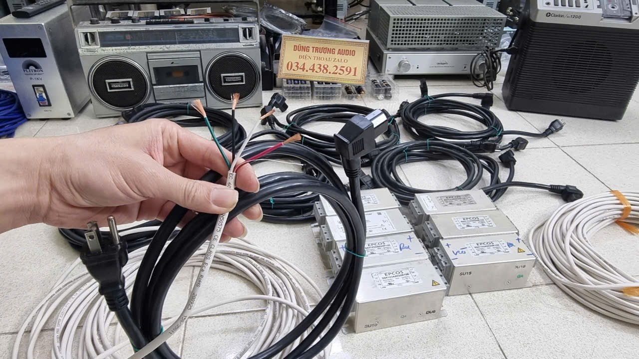 Dây loa bãi mỹ xịn lõi đồng tinh khiết ,dây nguồn bãi nhật xịn rắc cong chữ L ,lọc đức epcos 20A.