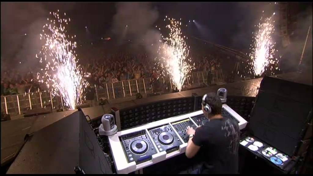 Tiesto - He's a Pirate