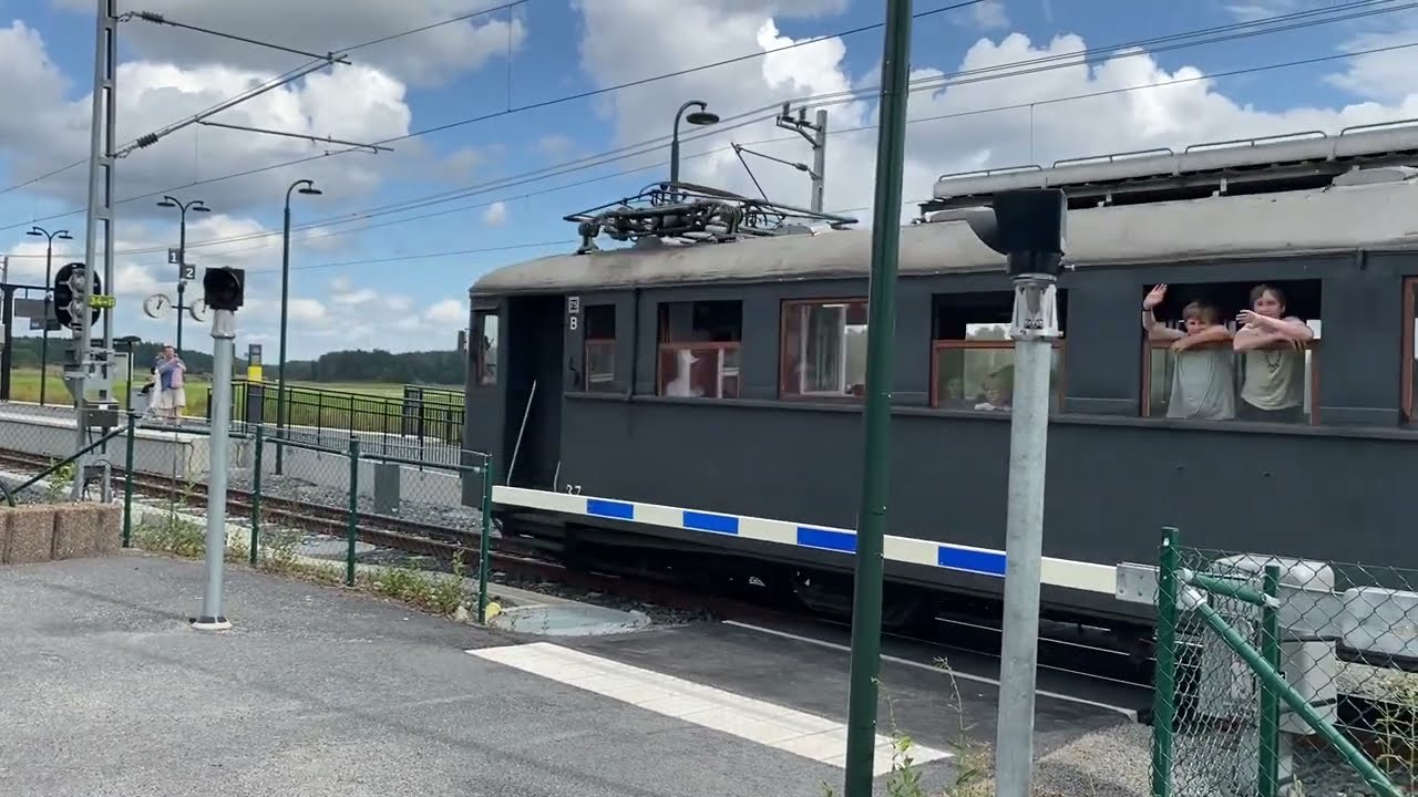 Plattformsbommar Frösunda / Swedish platform path level crossing