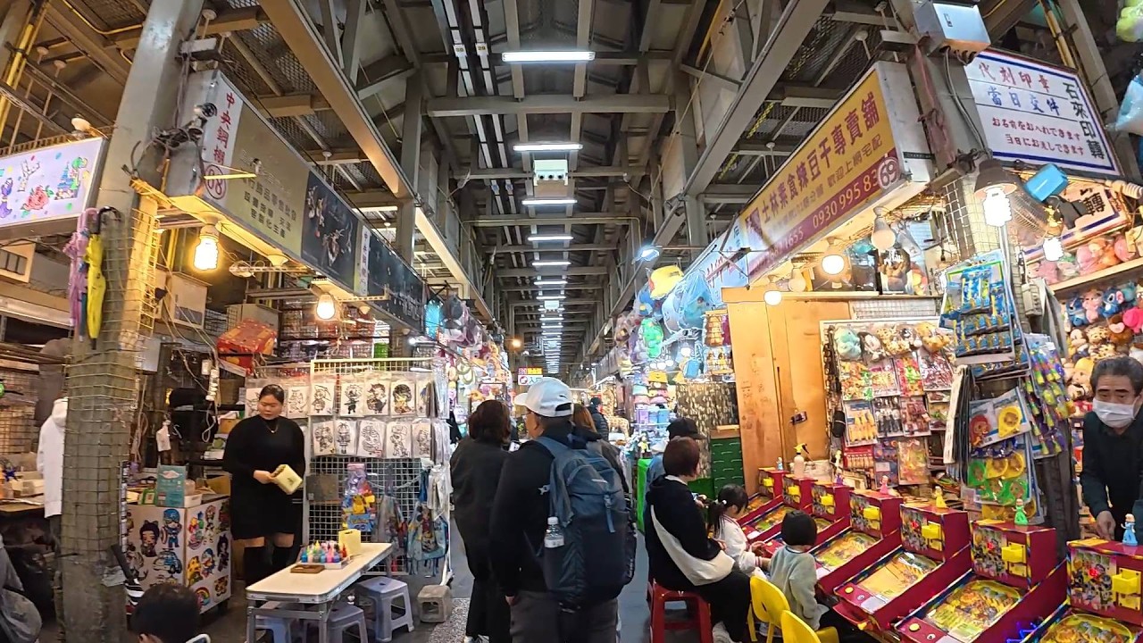 🇹🇼 Taiwan Night Life | Walking around Taiwan Night Markets