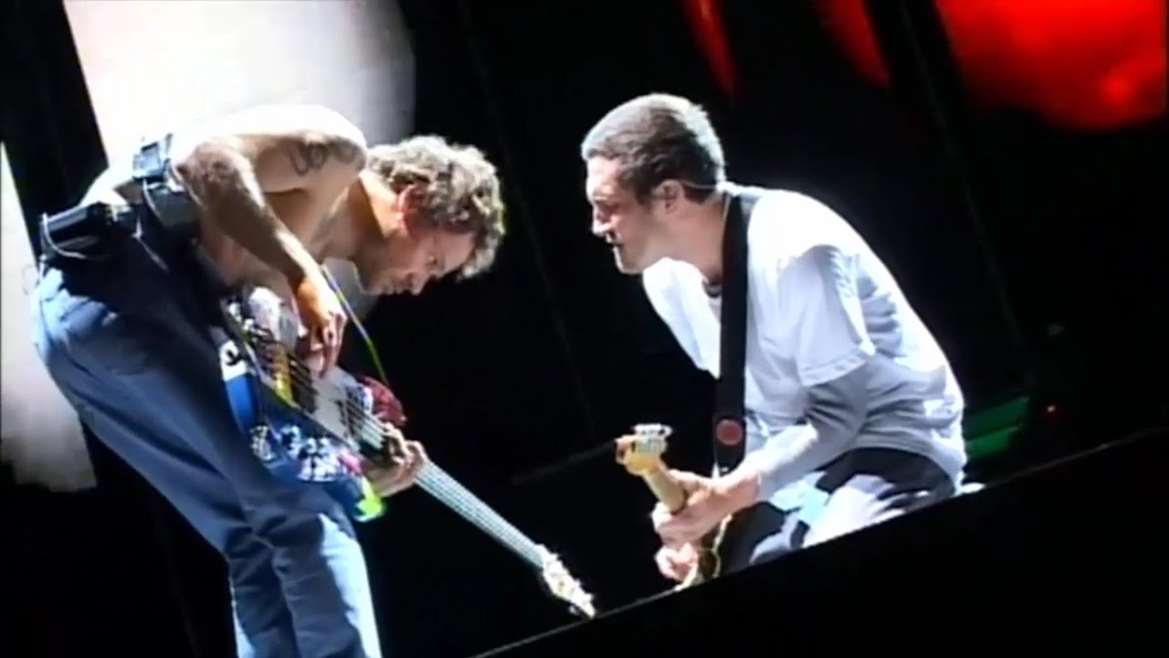 Red Hot Chili Peppers - The Best End Jam (Paris, France) (2004)