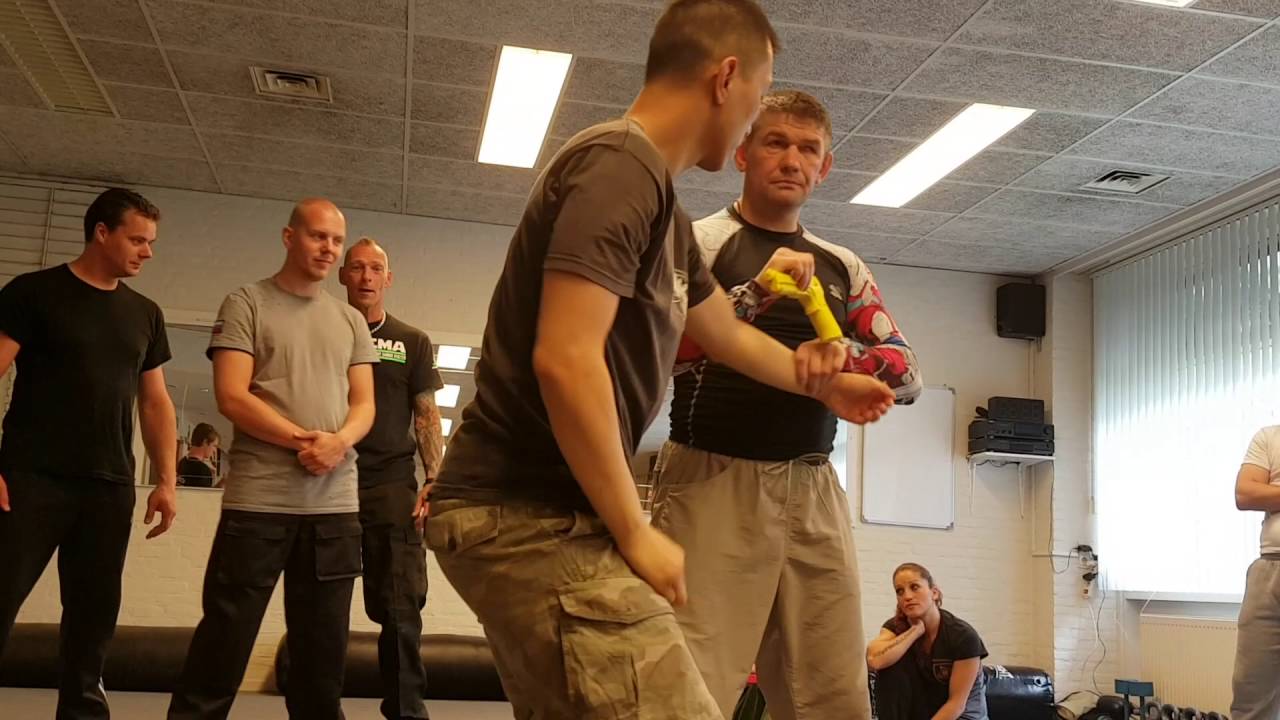 IZVOR Seminar Holland 2016 Pistol defence at close range