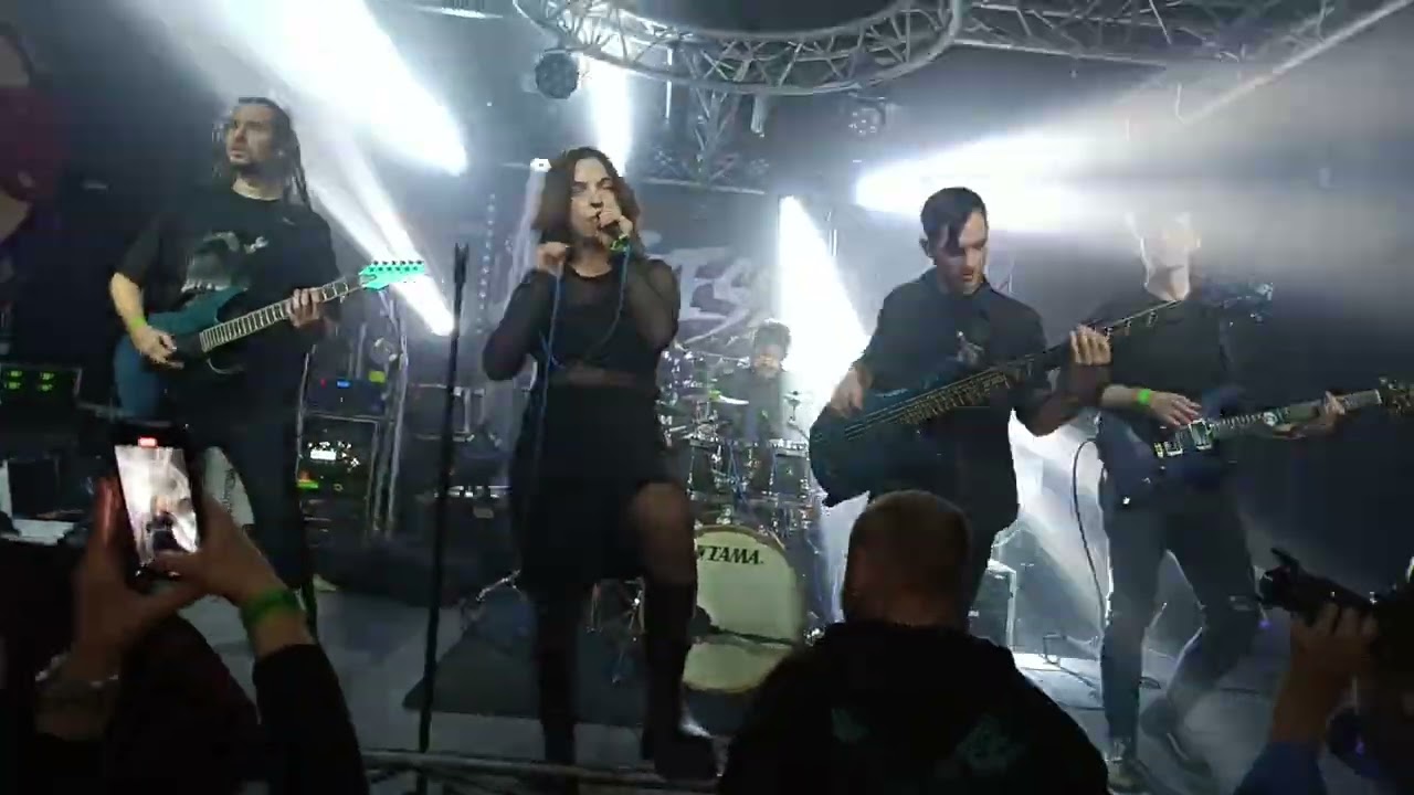 Tiansen Live Performance at Roxxy Music
