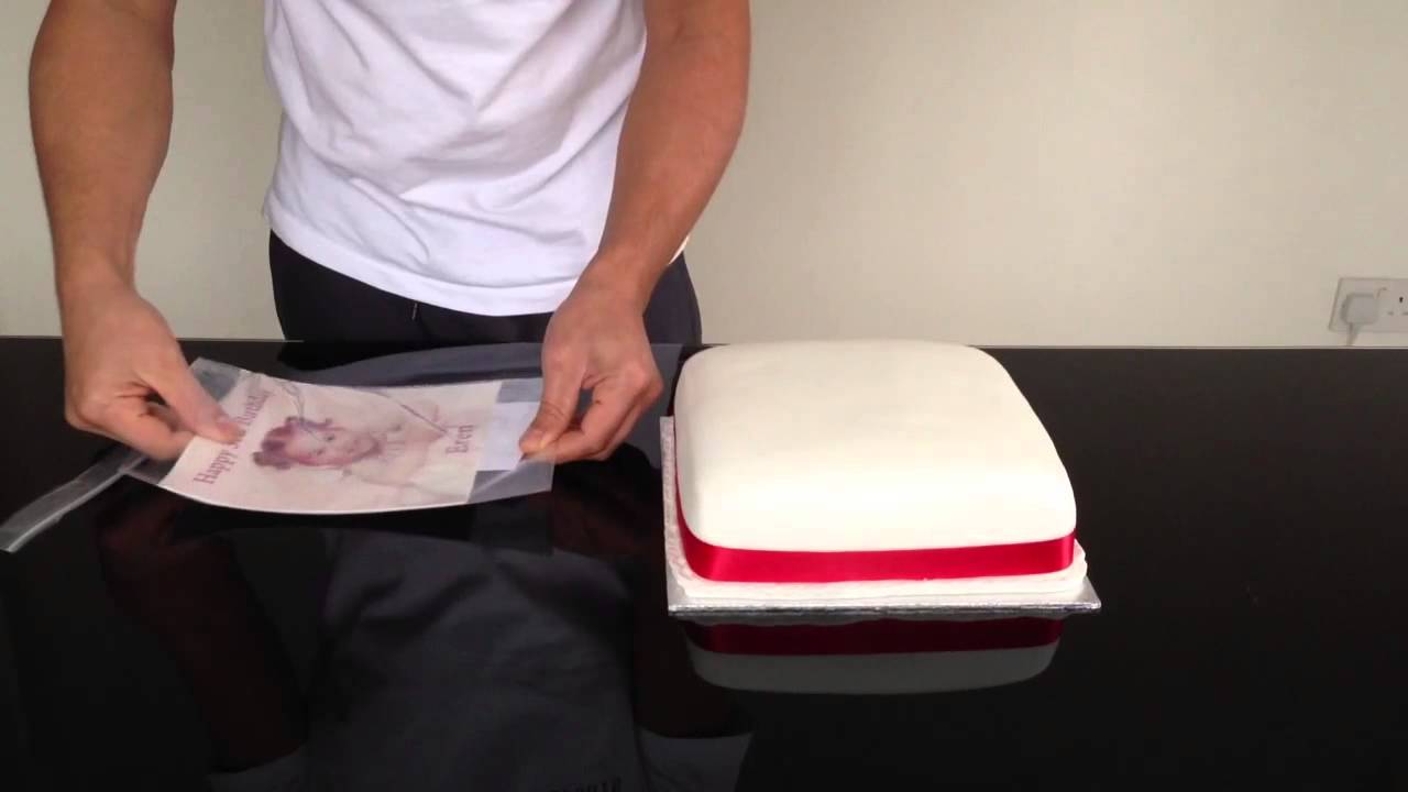 How to place edible cake topper on a cake