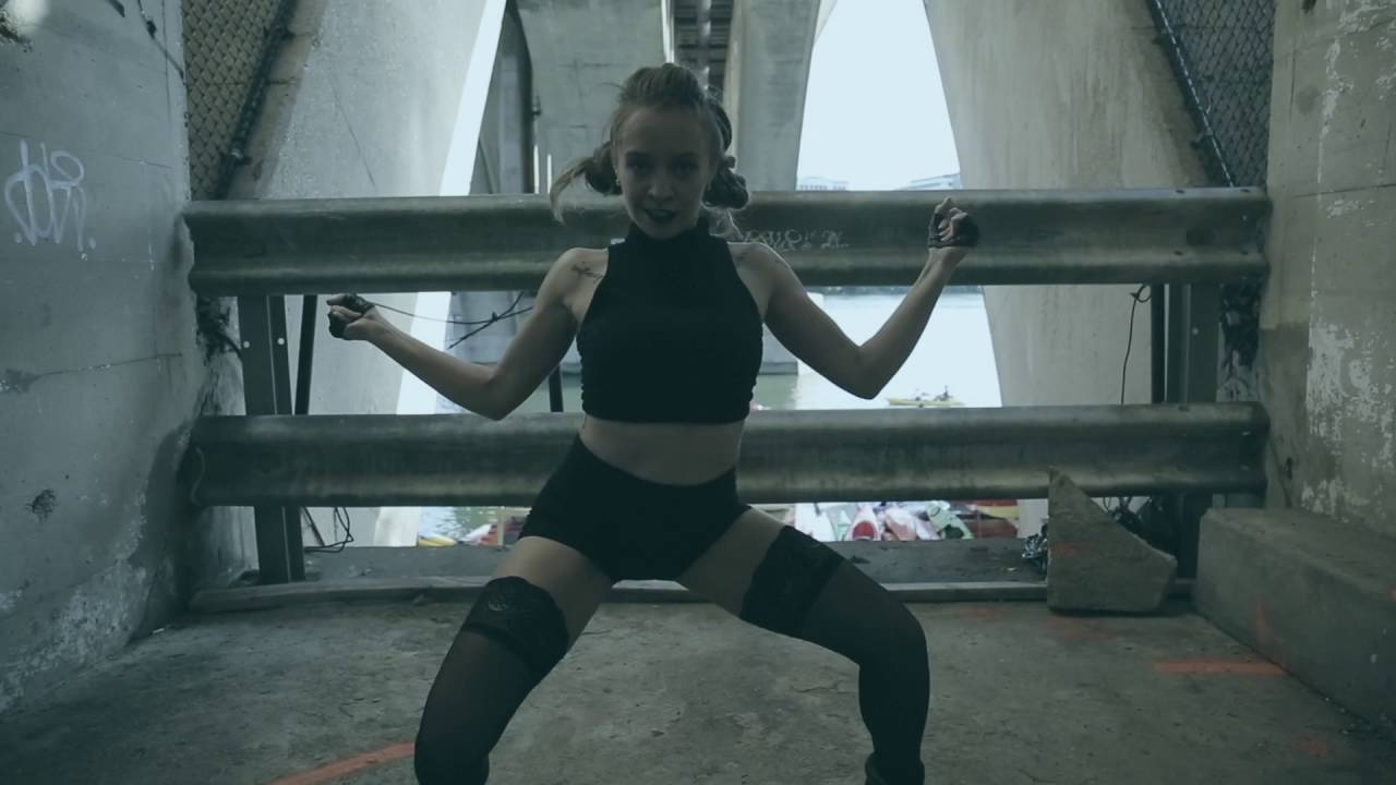 Chelliko - Gogo Dance - Voltage
