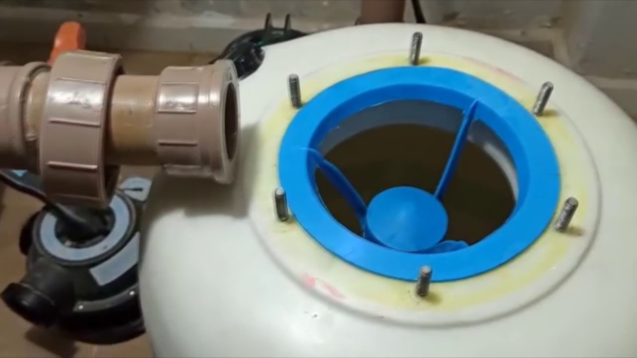Trocando a areia do filtro para piscina Sodromar f36