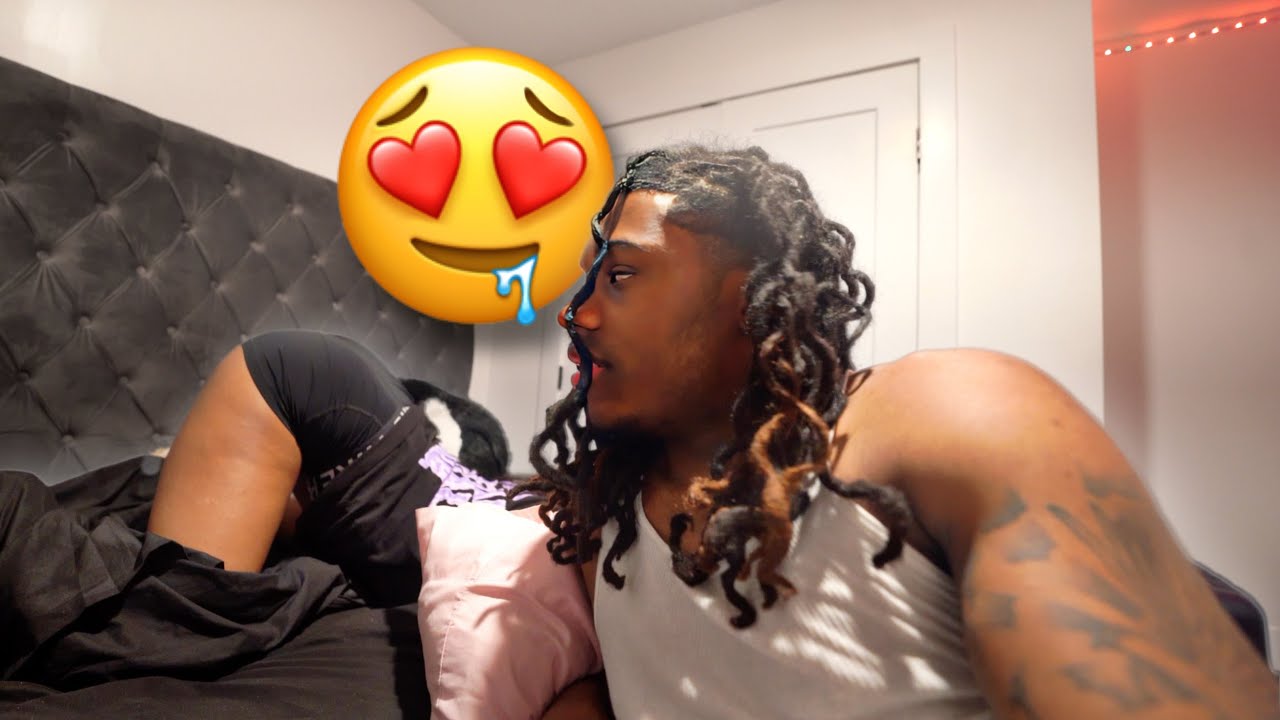 SHE DONT CARE THAT IM VLOGGIN..