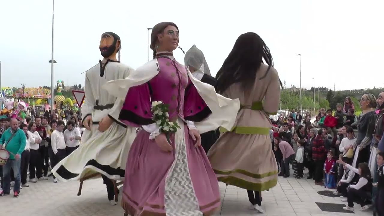 Baile de los Gigantes de la Comparsa de la Txantrea - Fiestas 2022