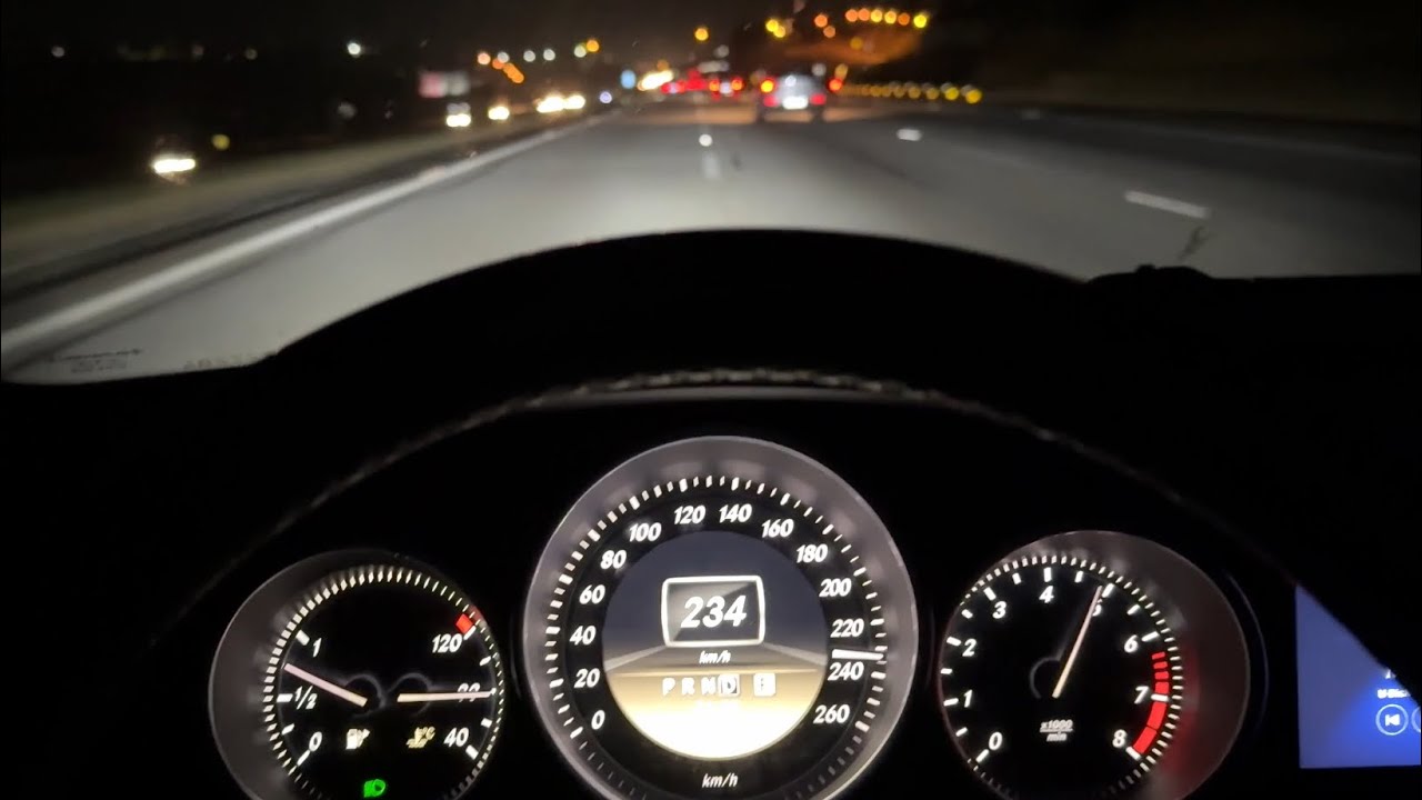 MERCEDES-BENZ C180 2012 - TOP DEMAIS COM PREÇO DE POPULAR