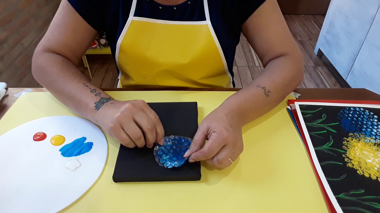 Pintura com plástico bolha e tinta guache