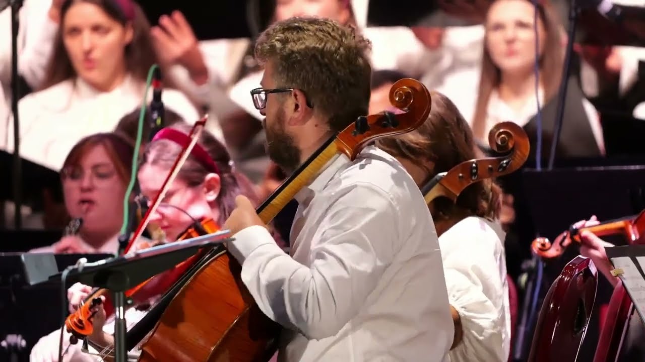 The Messengers / Cor si Orchestra LIVE - Isus este la c&acirc;rmă