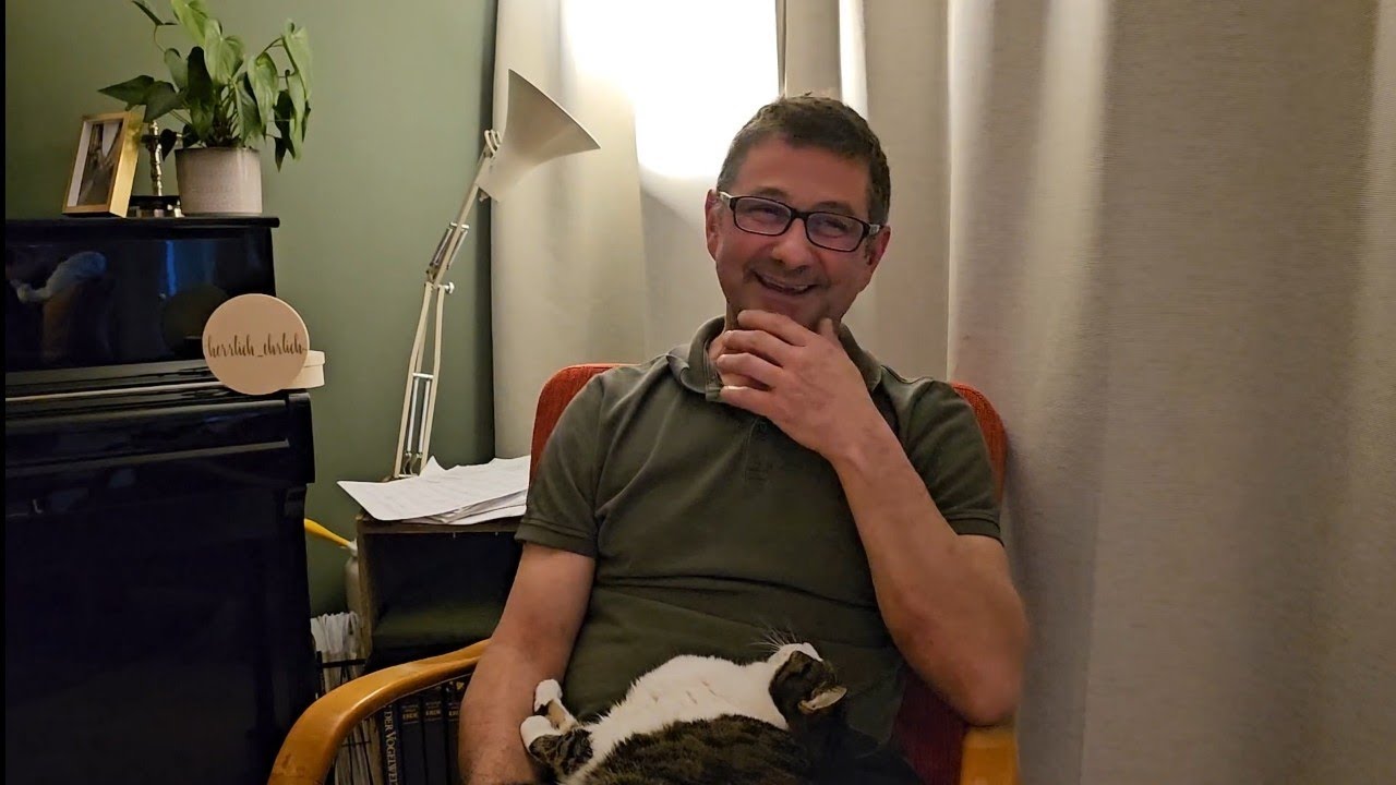 GOTT ISCH MA UNTERKU | Alain | Interview 