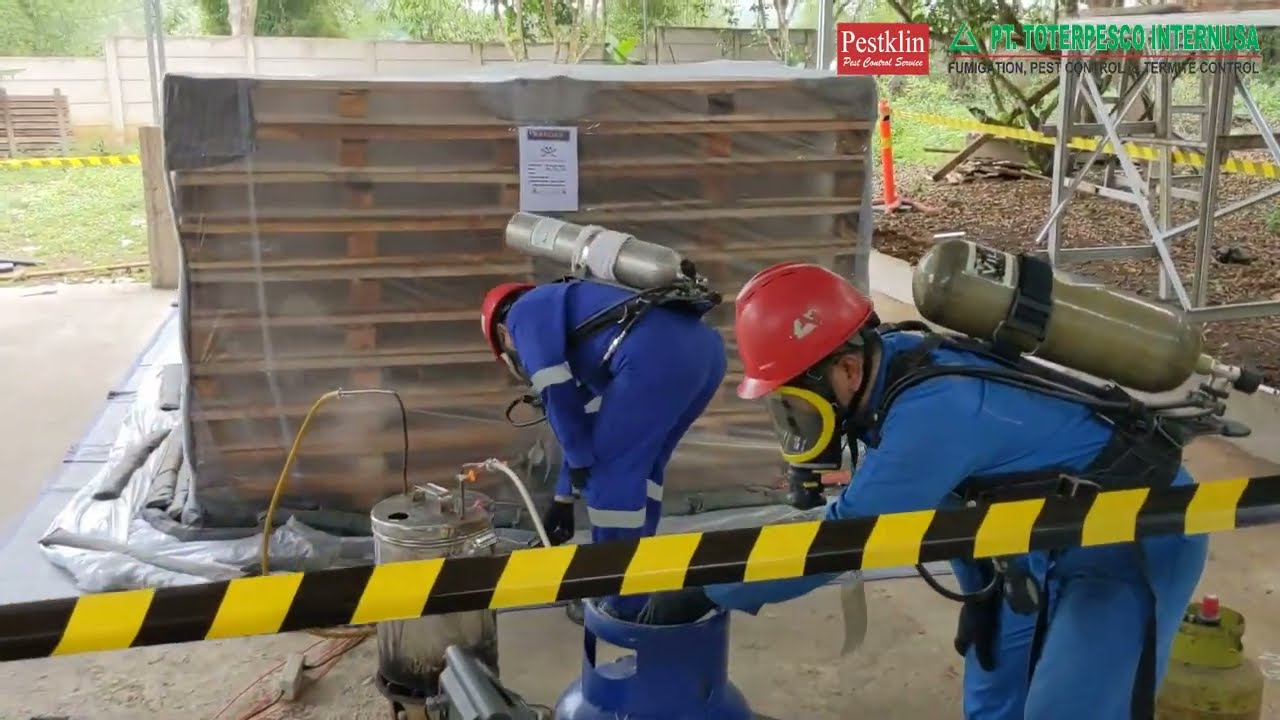 Sheeted stack fumigation with Methyl Bromide CH3Br