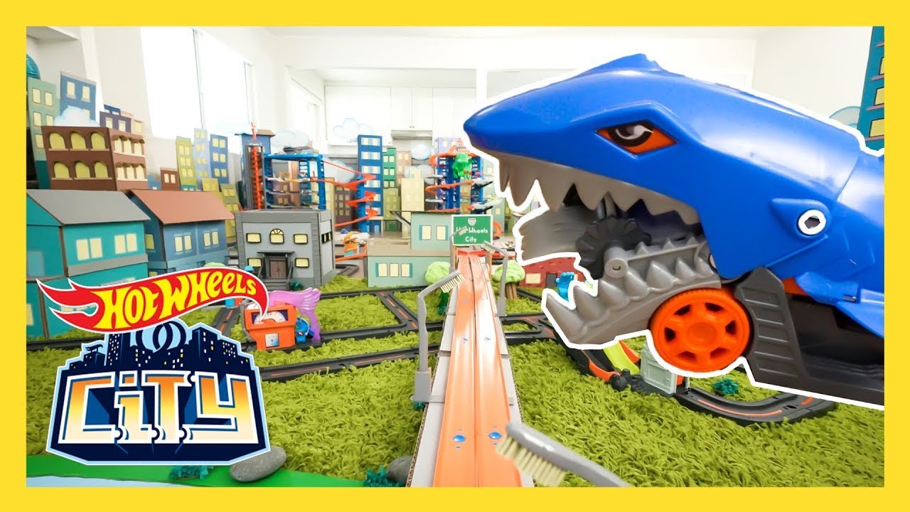 REKIN AUTOŻERCA grasuje w Hot Wheels City! 🦈😱 | Z ostatniej chwili | @Hot Wheels Po Polsku