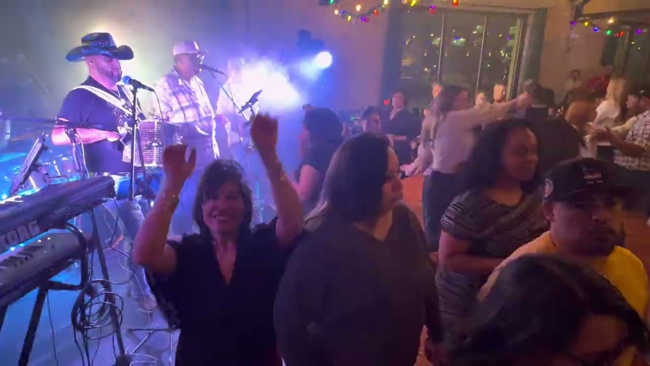 Grupo Dezeo  @ REO Town Clubhouse