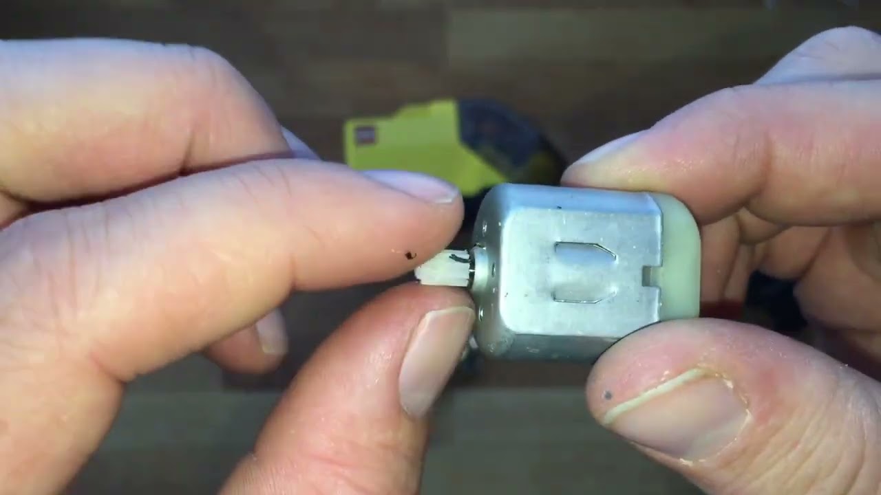 Innenleben  Getriebe einer Lego Duplo Intelli Lok