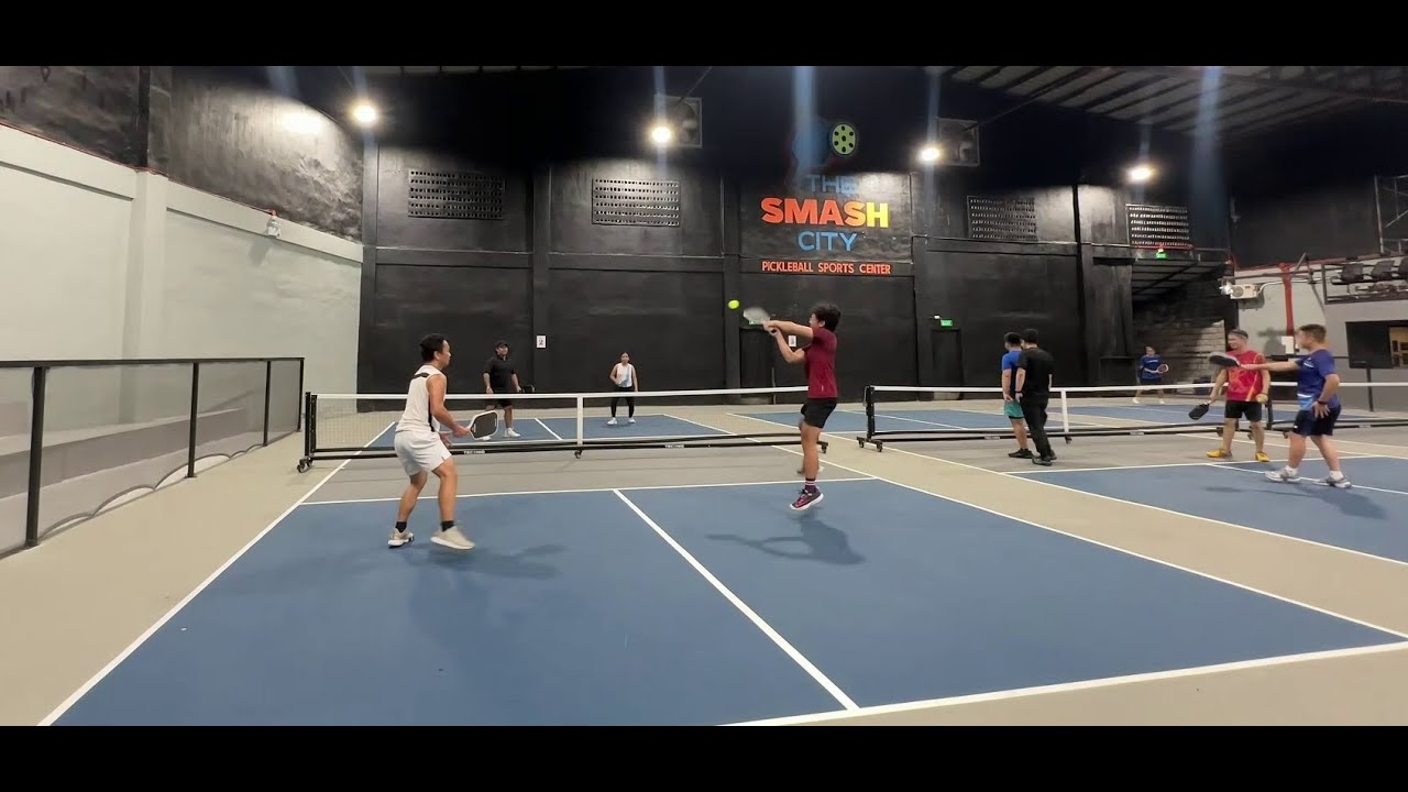 PICKLEBALL COACHES VS NEWBIES