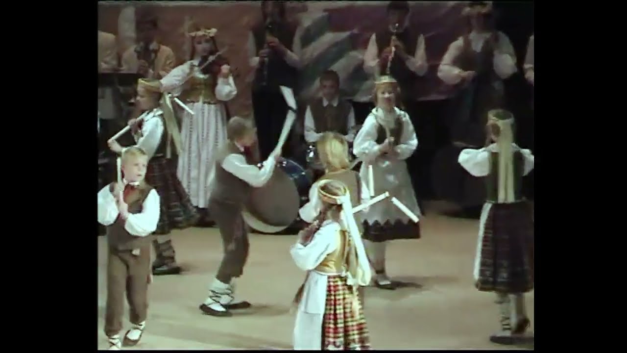 „Zur zur melnyčia“, „ Pupų kult“ 2006 kompozitorius Vytautas Juozapaitis