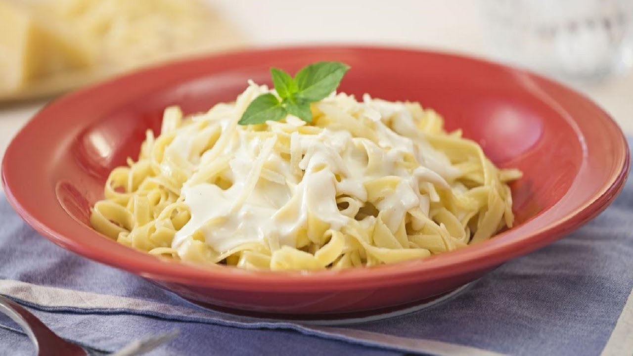 Macarr&atilde;o ao Molho Branco - Receitas Nestl&eacute;