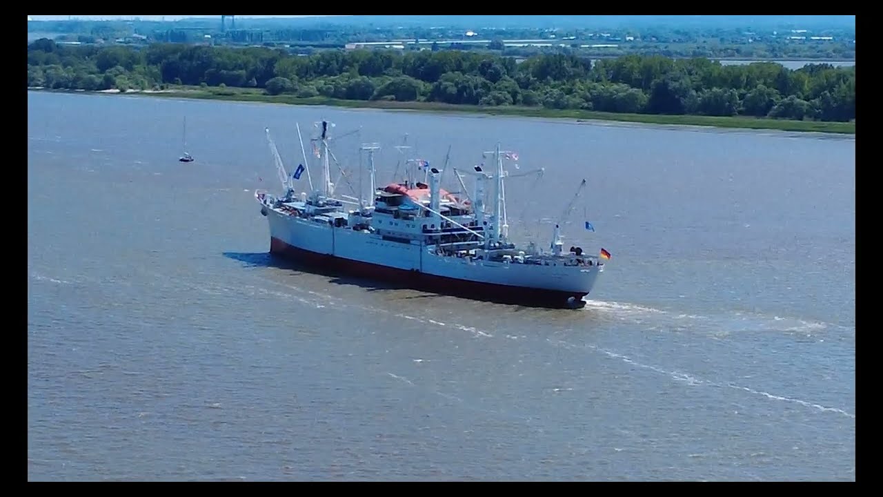 Cap San Diego läuft zum Hafengeburtstag Hamburg ein - 4K Videos mit Drohne | 4K + Drohne