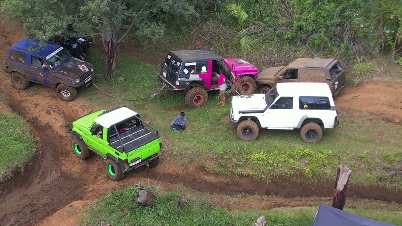 Passion Auto 375 / Defilé a Petite Ile / Journée 4*4 adventure