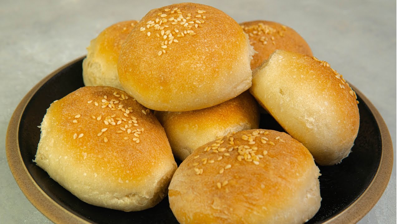 Easy No Knead Crusty Bread Rolls | 3 Ingredients Only!