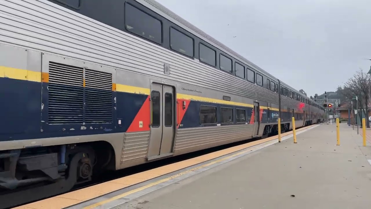 9304 arriving in to Martinez Station 