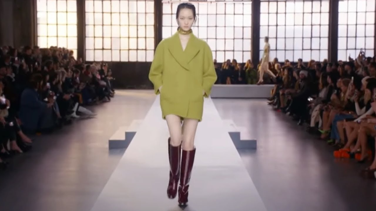 FASHION SHOW 2024 (GUCCI READY-TO-WEAR COLLECTION FALL/WINTER 2024/2025 MILAN FASHION WEEK)